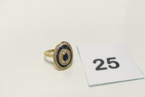1 Bague en or 750/1000 ornée de petites pierres bleues et petits diamants (Td52). PB 5,3g