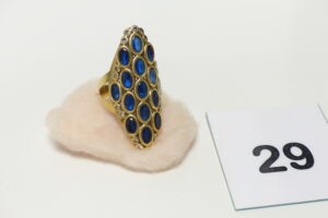 1 Bague style marquise en or 750/1000 ornée de nombreuses pierres bleues et blanches (Td54). PB 5,8g