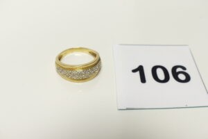 1 Bague en or 750/1000 (18K) ornée de petits diamants (Td58). PB 6,1g
