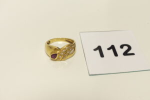 1 Bague en or 750/1000 (18K) ornée de pierres (Td58). PB 3,5g